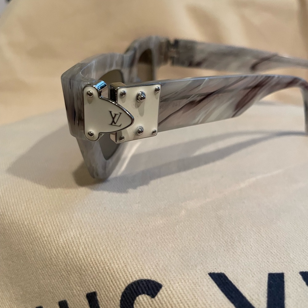 Luis Vuitton “Charleston” Mens Mirrored Sunglasses - Picture 14 of 14